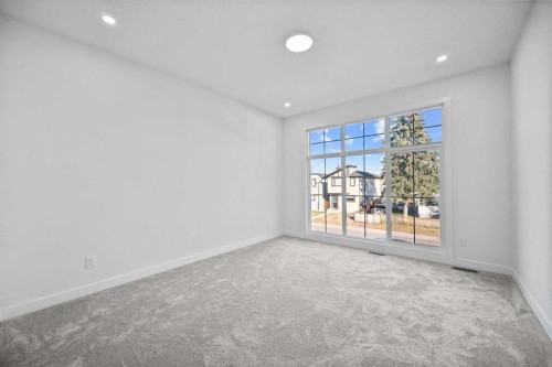 2217 42 Street Se, Calgary, AB - Indoor Photo Showing Other Room