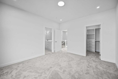 2217 42 Street Se, Calgary, AB - Indoor Photo Showing Other Room