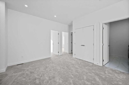 2217 42 Street Se, Calgary, AB - Indoor Photo Showing Other Room