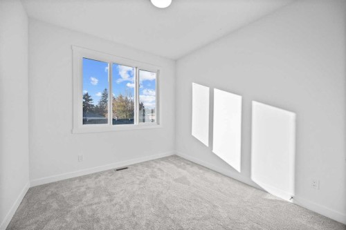 2217 42 Street Se, Calgary, AB - Indoor Photo Showing Other Room