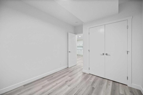 2217 42 Street Se, Calgary, AB - Indoor Photo Showing Other Room