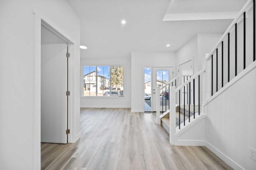 2217 42 Street Se, Calgary, AB - Indoor Photo Showing Other Room