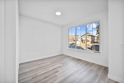 2217 42 Street Se, Calgary, AB - Indoor Photo Showing Other Room