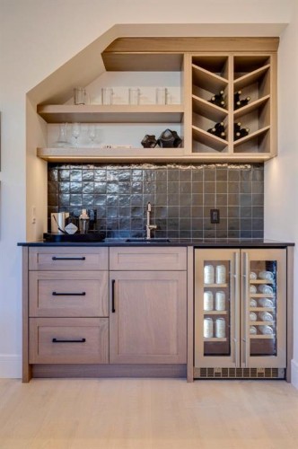 8 Calais Lane Sw, Calgary, AB - Indoor Photo Showing Other Room