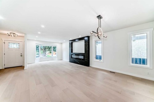 64 Woodstock Road Sw, Calgary, AB - Indoor