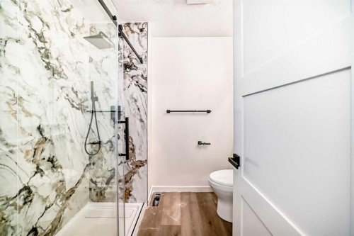 64 Woodstock Road Sw, Calgary, AB - Indoor Photo Showing Bathroom