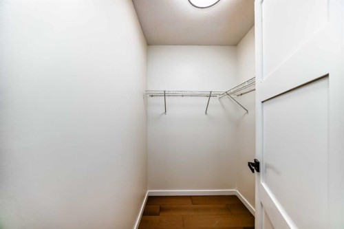 64 Woodstock Road Sw, Calgary, AB - Indoor