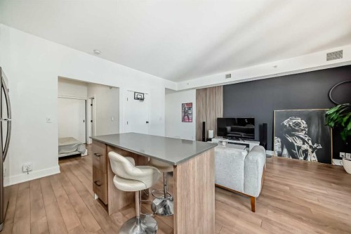 423-619 Confluence Way Se, Calgary, AB - Indoor