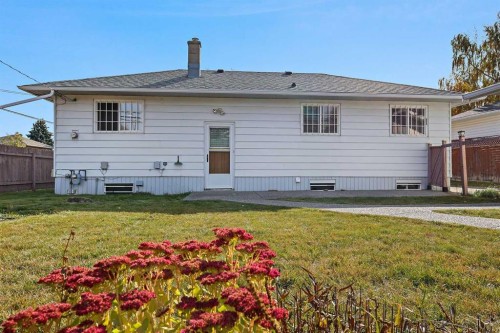 10 Glamorgan Drive Sw, Calgary, AB - Outdoor With Exterior