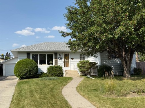 10 Glamorgan Drive Sw, Calgary, AB - Outdoor With Facade