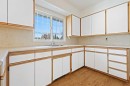 10 Glamorgan Drive Sw, Calgary, AB  - Indoor Photo Showing Kitchen 