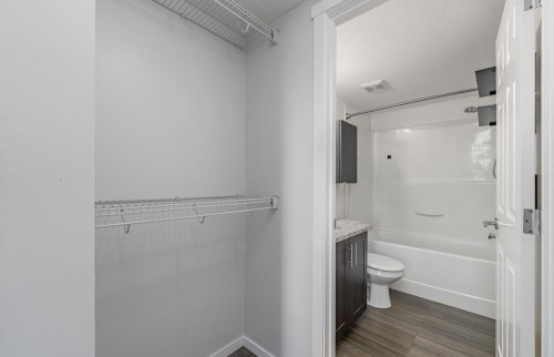 4106-99 Copperstone Park Se, Calgary, AB - Indoor Photo Showing Bathroom