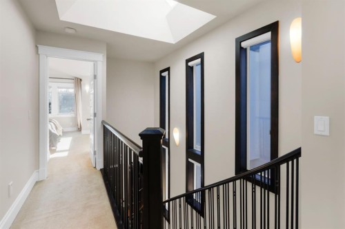 2046 49 Avenue Sw, Calgary, AB - Indoor Photo Showing Other Room