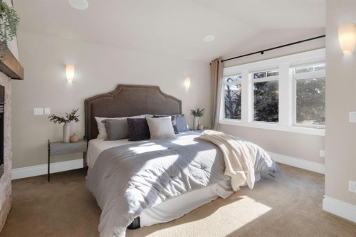 2046 49 Avenue Sw, Calgary, AB - Indoor Photo Showing Bedroom