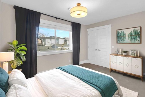 2046 49 Avenue Sw, Calgary, AB - Indoor Photo Showing Bedroom