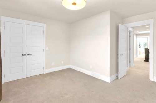 2046 49 Avenue Sw, Calgary, AB - Indoor Photo Showing Other Room