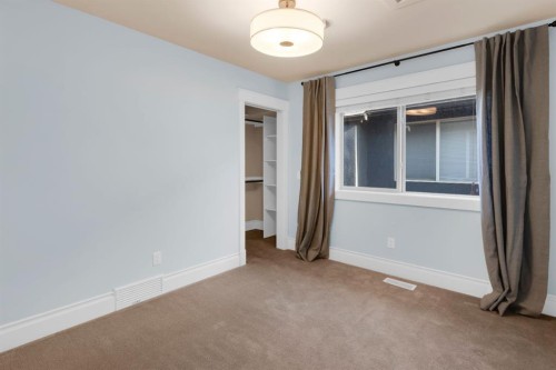 2046 49 Avenue Sw, Calgary, AB - Indoor Photo Showing Other Room