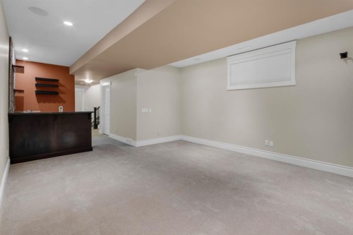 2046 49 Avenue Sw, Calgary, AB - Indoor Photo Showing Other Room