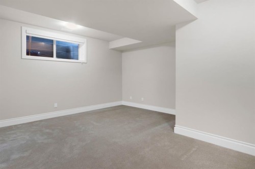 2046 49 Avenue Sw, Calgary, AB - Indoor Photo Showing Other Room