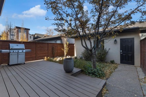 2046 49 Avenue Sw, Calgary, AB - Outdoor
