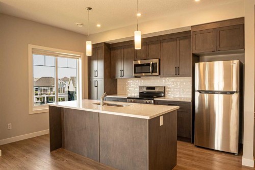 372 Canals Crossing Sw, Airdrie, AB - Indoor Photo Showing Kitchen
