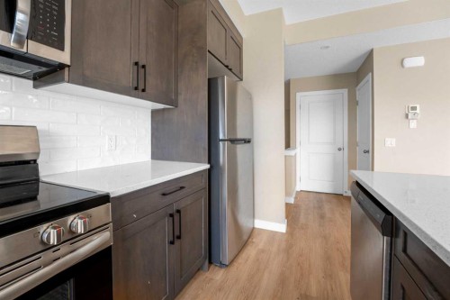 372 Canals Crossing Sw, Airdrie, AB - Indoor Photo Showing Kitchen