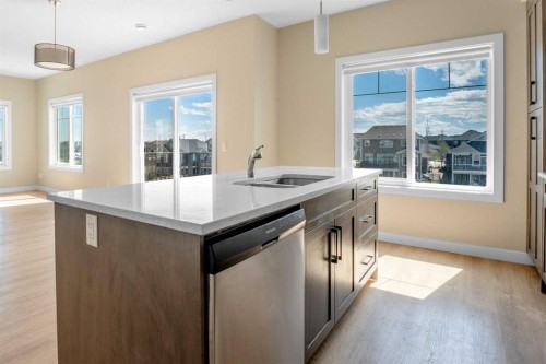 372 Canals Crossing Sw, Airdrie, AB - Indoor Photo Showing Kitchen