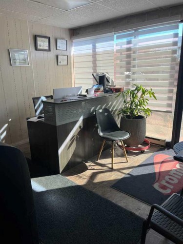 4261 23 Street Ne, Calgary, AB 