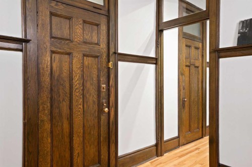 201-804 18 Avenue Sw, Calgary, AB - Indoor Photo Showing Other Room