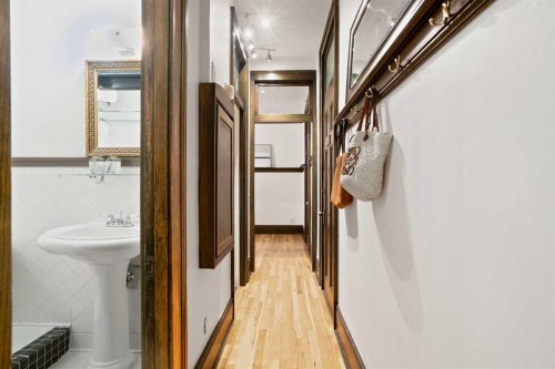 201-804 18 Avenue Sw, Calgary, AB - Indoor Photo Showing Other Room