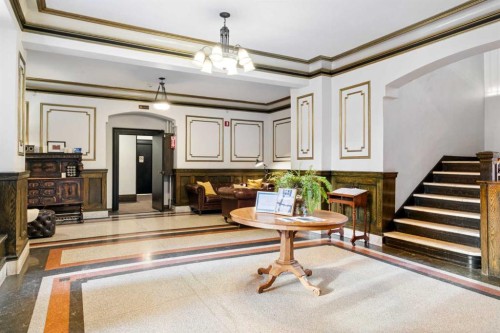 201-804 18 Avenue Sw, Calgary, AB - Indoor Photo Showing Other Room