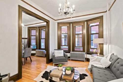 201-804 18 Avenue Sw, Calgary, AB - Indoor Photo Showing Living Room