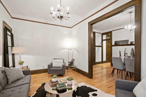 201-804 18 Avenue Sw, Calgary, AB - Indoor Photo Showing Living Room