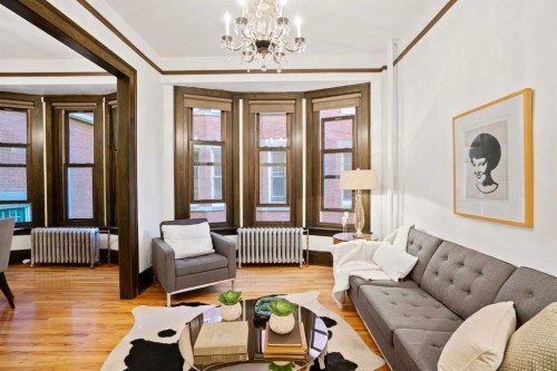 201-804 18 Avenue Sw, Calgary, AB - Indoor Photo Showing Living Room