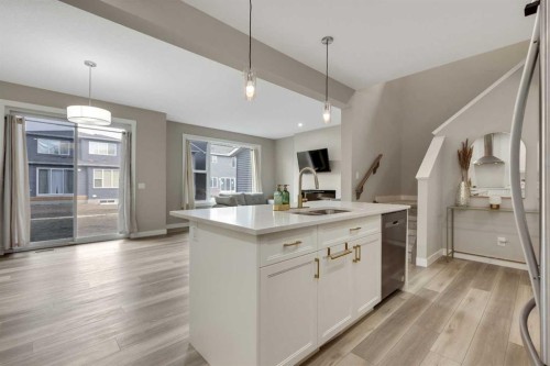 216 Creekstone Row Sw, Calgary, AB - Indoor Photo Showing Kitchen