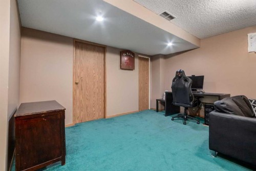 168 Mt Apex Green Se, Calgary, AB - Indoor