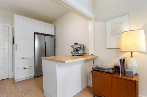 317 18 Avenue Nw, Calgary, AB - Indoor