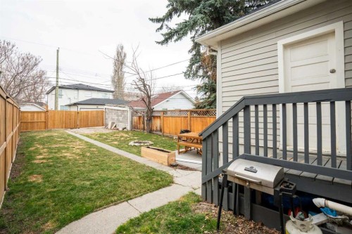 317 18 Avenue Nw, Calgary, AB - Outdoor