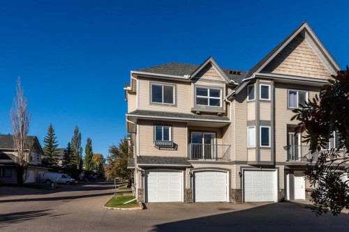 66 Cedarwood Lane SW Calgary, AB T2W 6J3