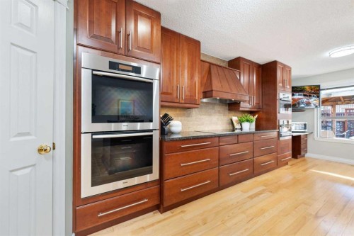 339 Bridlewood Court Sw, Calgary, AB - Indoor Photo Showing Kitchen