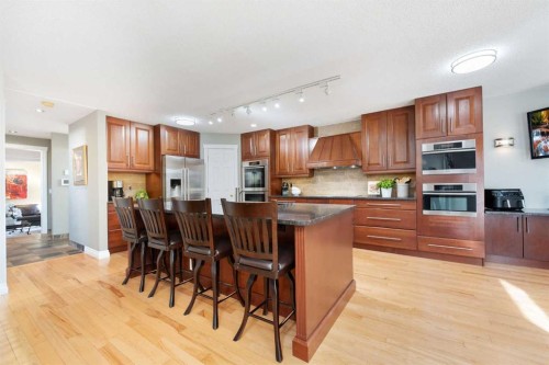 339 Bridlewood Court Sw, Calgary, AB - Indoor Photo Showing Kitchen