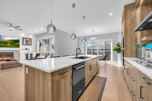 1623 16A Street Se, Calgary, AB - Indoor Photo Showing Kitchen With Upgraded Kitchen