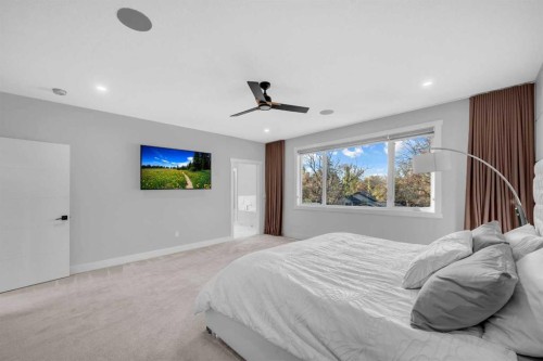 1623 16A Street Se, Calgary, AB - Indoor Photo Showing Bedroom