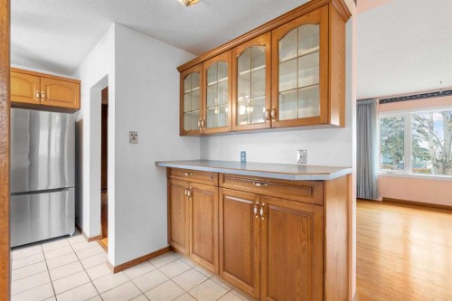 100 Fairview Drive Se, Calgary, AB - Indoor Photo Showing Kitchen