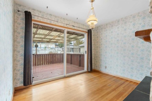 100 Fairview Drive Se, Calgary, AB - Indoor Photo Showing Other Room