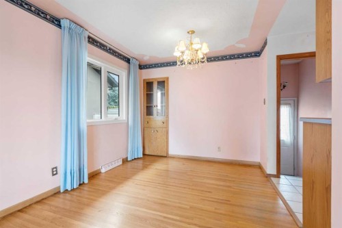 100 Fairview Drive Se, Calgary, AB - Indoor Photo Showing Other Room