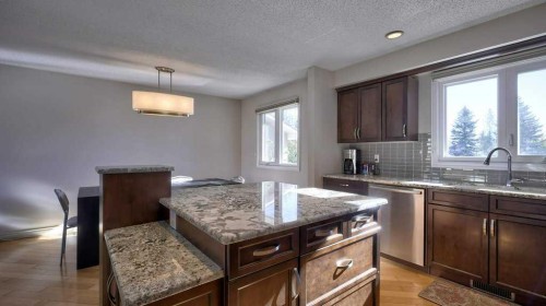 5650 Brenner Crescent Nw, Calgary, AB - Indoor Photo Showing Kitchen