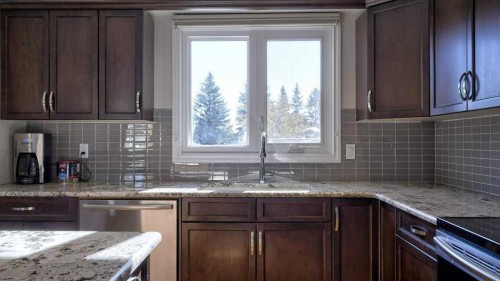 5650 Brenner Crescent Nw, Calgary, AB - Indoor Photo Showing Kitchen With Upgraded Kitchen
