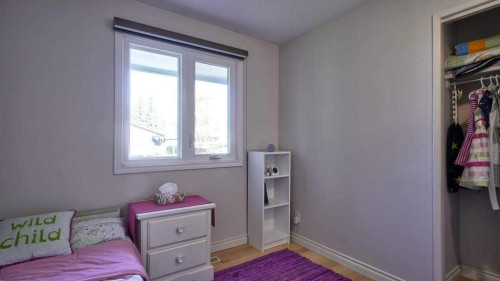 5650 Brenner Crescent Nw, Calgary, AB - Indoor Photo Showing Bedroom