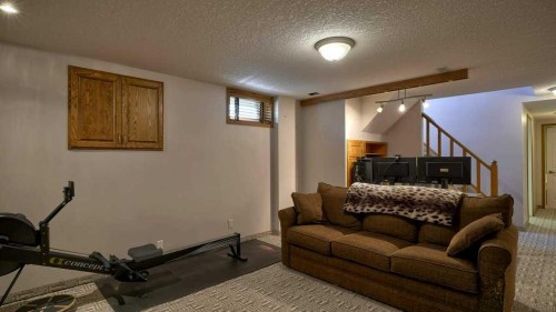 5650 Brenner Crescent Nw, Calgary, AB - Indoor